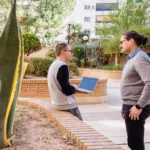 Mejora tu calidad de vida al trabajar en un espacio diseñado para el bienestar, con luz natural y plantas que favorecen la creatividad y reducen el estrés.